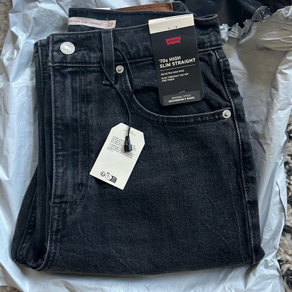 ✨BRAND NEW! ✨Perfect condition NEVER WORN Black Levi’s size 27 x 29. - Picture 1 of 7